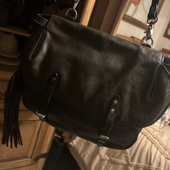 Nwt Women Frye leather crossbody NWT